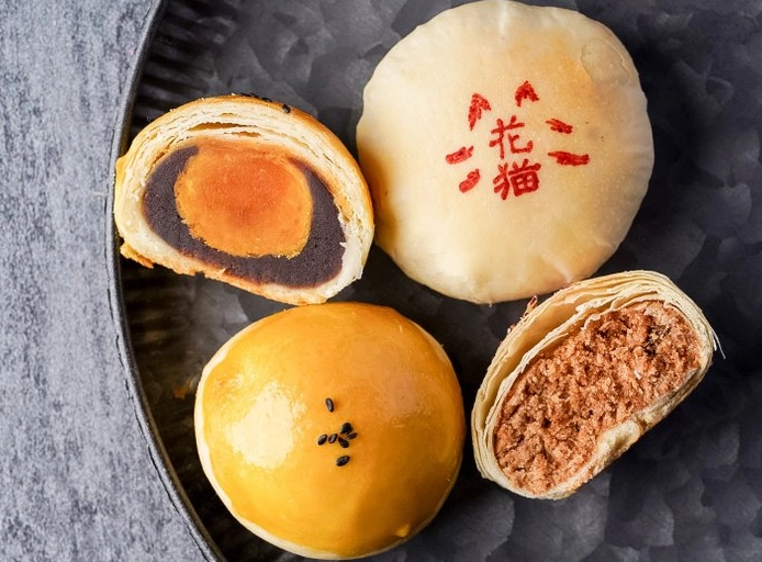 貓吃蛋黃 貓吃蛋黃