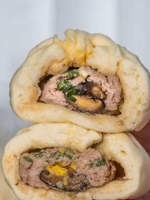 香菇蛋黃肉包做法