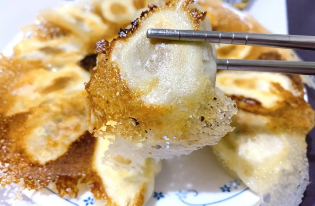 煎餃麵粉水調配