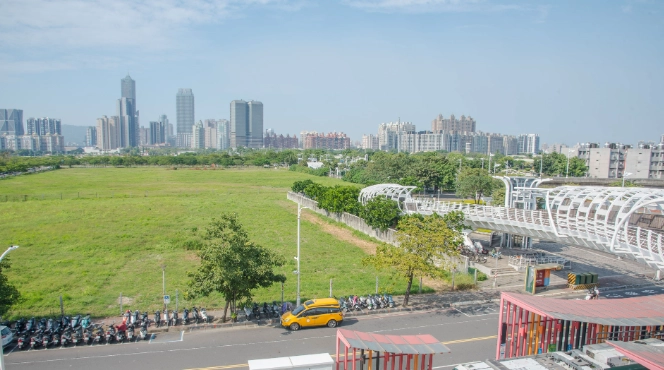 高雄輕軌旅遊 高雄輕軌旅遊