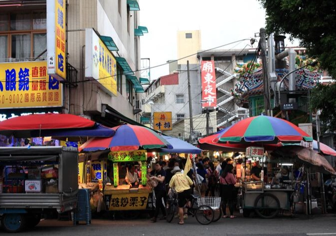 廟東夜市附近停車