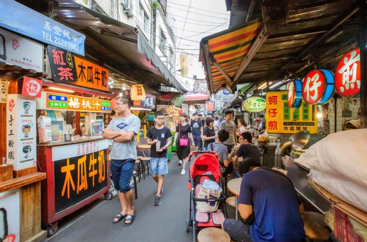 廟東夜市附近停車