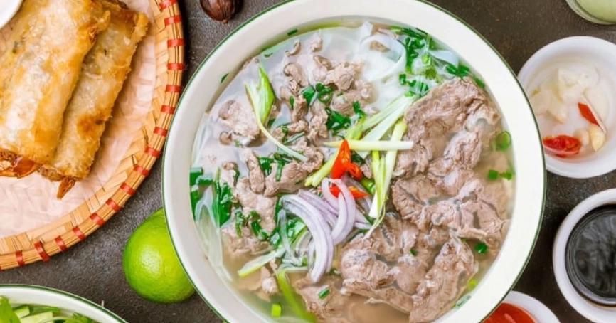 富農街越南河粉深度指南：高雄隱藏版道地越南美食探索與店家推薦