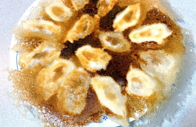 煎餃太白粉水比例終極指南：完美脆皮秘訣與常見錯誤解析