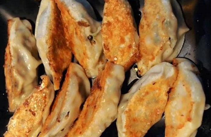 冷凍煎餃怎麼煎？零失敗黃金步驟與常見問題全攻略