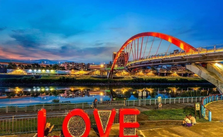 淡水一日遊情侶行程規劃：浪漫景點、美食推薦與省錢攻略