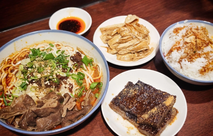 遼寧街美食午餐全攻略：在地人私藏必吃清單與實用技巧